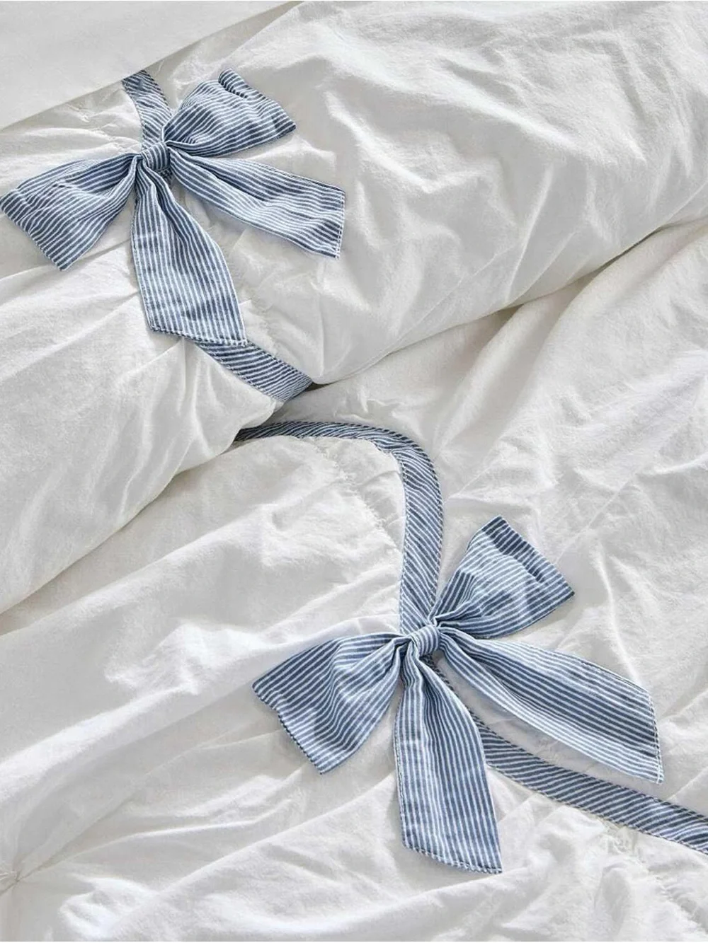 New Pottery Barn Stripe Bow Comforter size Twin /Twin XL with a Standard Sham.